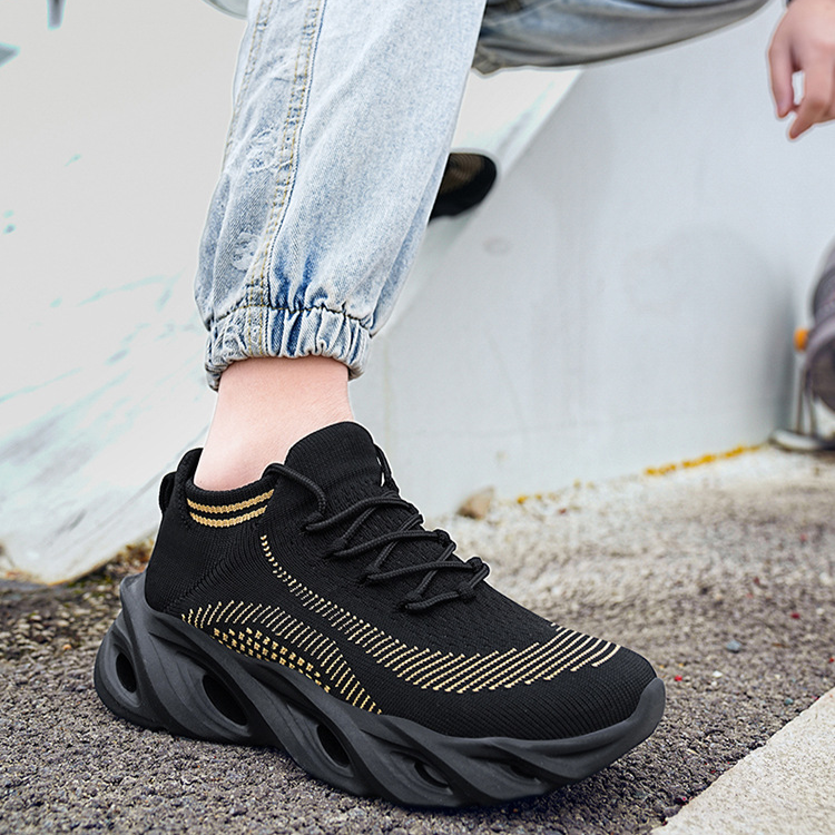 Nova Pulse Sneakers